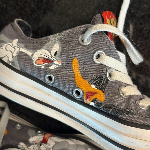 Converse Sneakers Bugs Bunny Looney Tunes Daffy Duck unisex women 8 men 6 - Picture 10 of 12